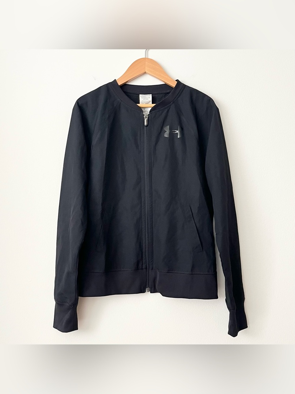 Under Armour Women's Black Track Jacket XS Minimalist Lightweight Slim Fit